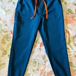 Figs deep reef size large Rafaela top and high waisted Zamora scrubs